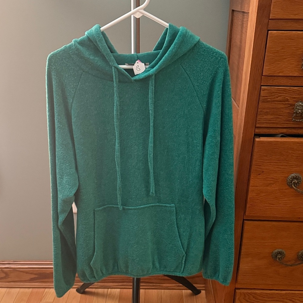 Green Hooded Women’s Top